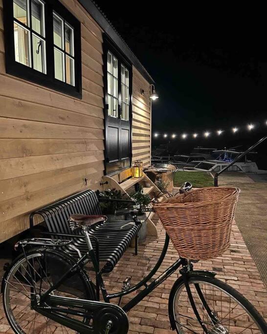 Island Hut - Outdoor Bath Tub, Firepit And Water Equipment Apartment Saltford Exterior photo